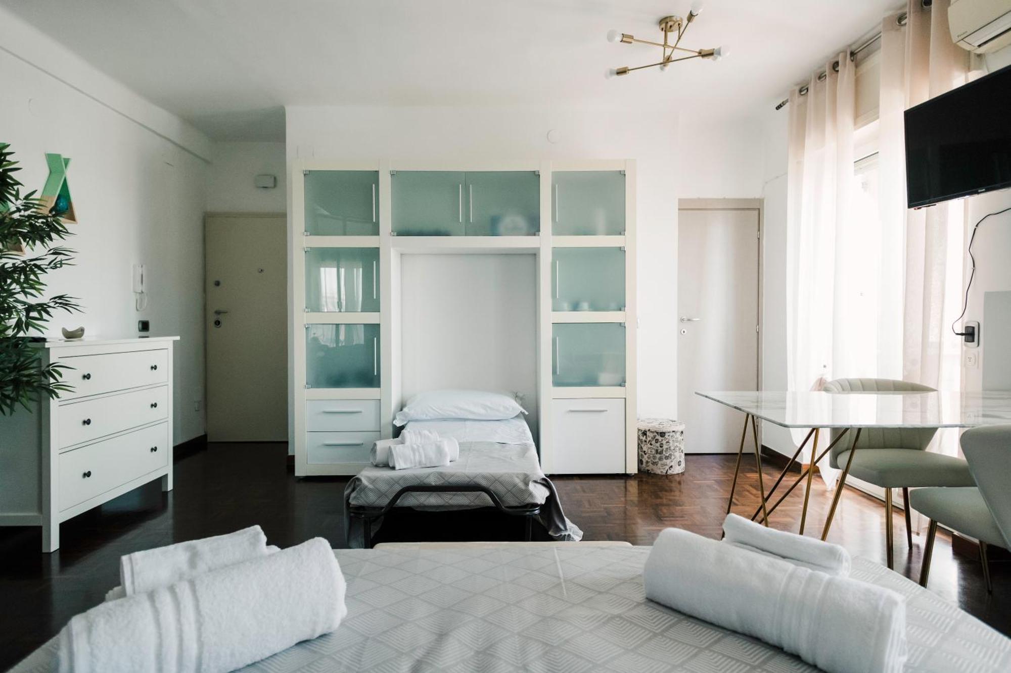 Bari Central Suite - Central Apartment With Sea View - Барі Екстер'єр фото